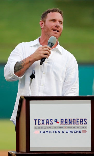 Hamilton inducted into Rangers hall in 1st trip back to park